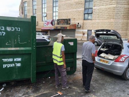 ضبط بضائع فاسده برهط منها كميات كثيرة من البيض